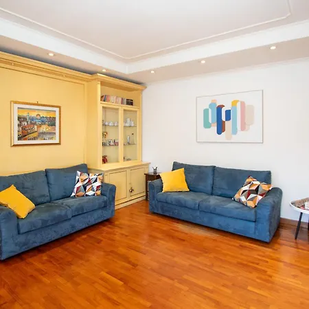 81 Mq, Stazione Trastevere, Sweet רומא