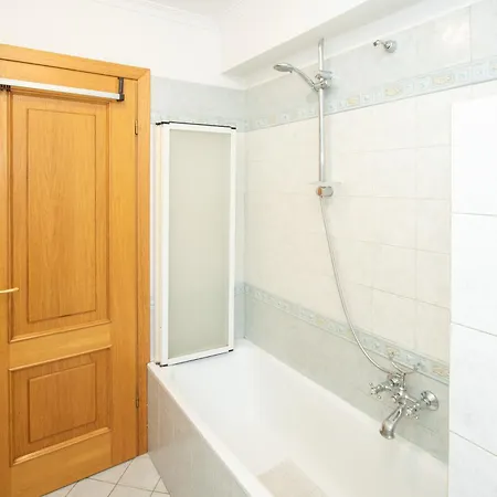 81 Mq, Stazione Trastevere, Sweet * רומא