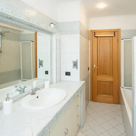 81 Mq, Stazione Trastevere, Sweet רומא